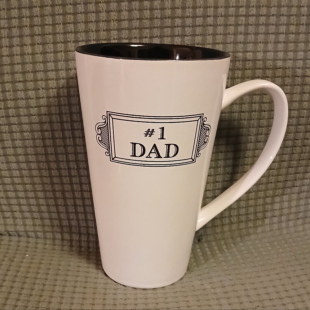 10 Strawberry St #1 Dad White Black O Oversized Mug (011126E)